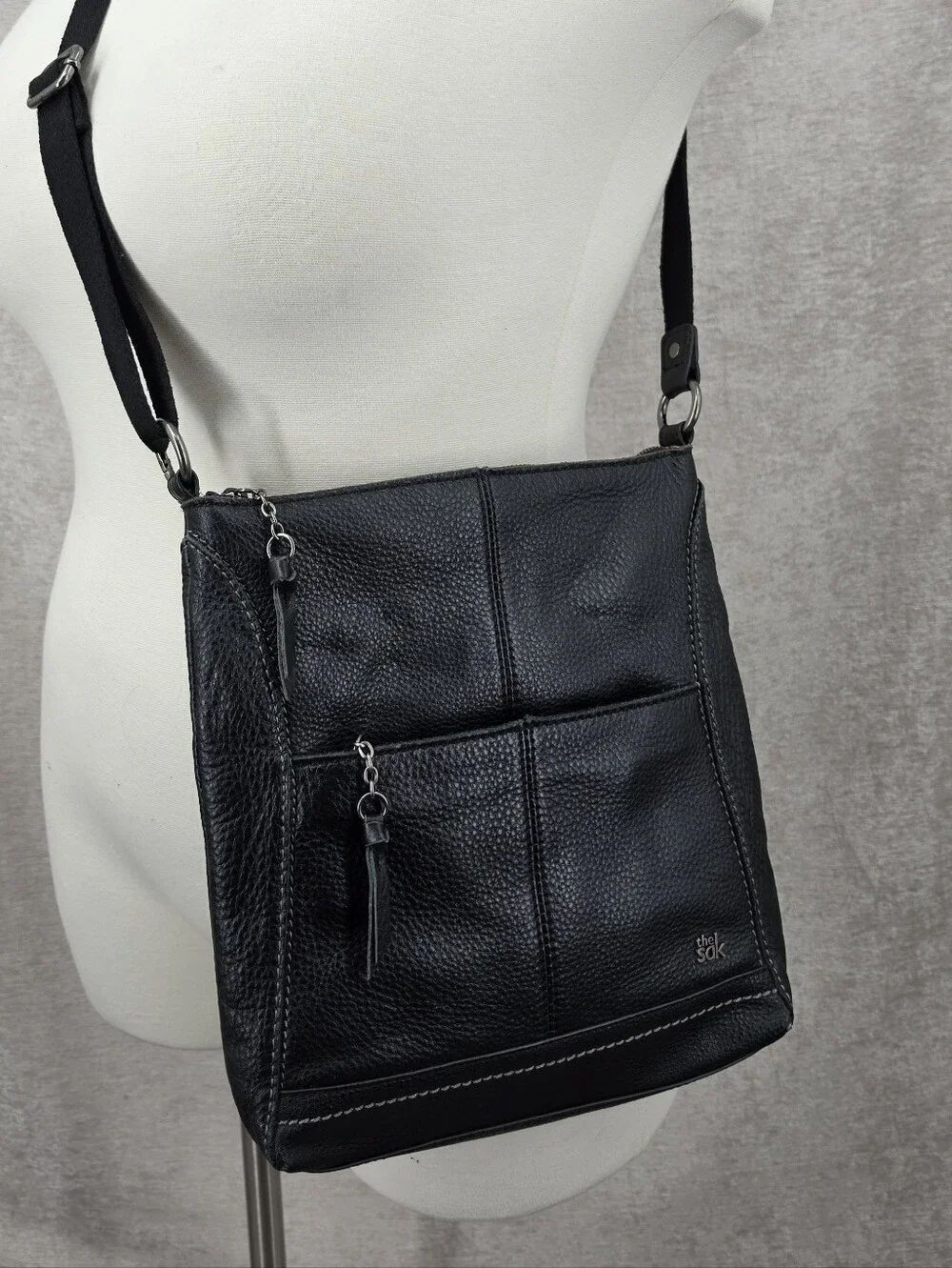 The Sak Lucia Black Pebbled Leather Crossbody Bag Purse Handbag - Picture 2 of 14